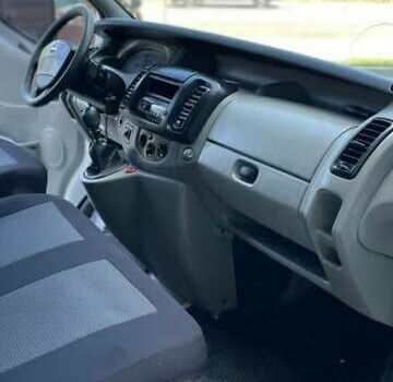 Белый Рено Трафик, объемом двигателя 1.87 л и пробегом 380 тыс. км за 5500 $, фото 6 на Automoto.ua