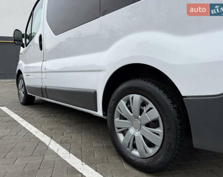 Белый Рено Трафик, объемом двигателя 1.9 л и пробегом 437 тыс. км за 8000 $, фото 18 на Automoto.ua