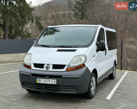 Белый Рено Трафик, объемом двигателя 1.9 л и пробегом 437 тыс. км за 8000 $, фото 2 на Automoto.ua