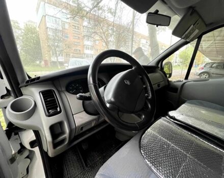 Рено Трафик 2006 в Александрие на Automoto.ua Белый Рено Трафик, объемом двигателя 1.9 л и пробегом 223 тыс. км за 6500 $, фото 4 на Automoto.ua