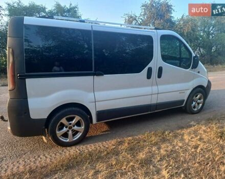 Белый Рено Трафик, объемом двигателя 1.9 л и пробегом 350 тыс. км за 8000 $, фото 9 на Automoto.ua
