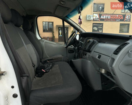 Рено Трафик 2006 в Тернополе на Automoto.ua Белый Рено Трафик, объемом двигателя 1.9 л и пробегом 390 тыс. км за 7000 $, фото 9 на Automoto.ua