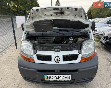Белый Рено Трафик, объемом двигателя 1.9 л и пробегом 217 тыс. км за 7999 $, фото 65 на Automoto.ua