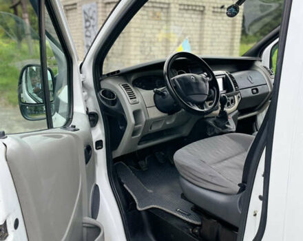 Рено Трафик 2006 в Львове на Automoto.ua Белый Рено Трафик, объемом двигателя 1.9 л и пробегом 320 тыс. км за 6650 $, фото 9 на Automoto.ua