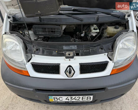 Белый Рено Трафик, объемом двигателя 1.9 л и пробегом 217 тыс. км за 7999 $, фото 66 на Automoto.ua