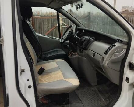 Белый Рено Трафик, объемом двигателя 1.87 л и пробегом 410 тыс. км за 5000 $, фото 3 на Automoto.ua