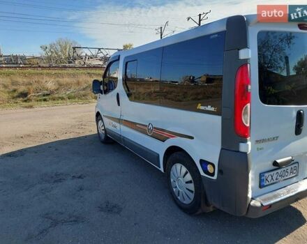 Рено Трафик 2006 в Изюме на Automoto.ua Белый Рено Трафик, объемом двигателя 2 л и пробегом 317 тыс. км за 9950 $, фото 10 на Automoto.ua