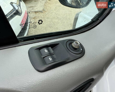 Белый Рено Трафик, объемом двигателя 1.9 л и пробегом 217 тыс. км за 7999 $, фото 37 на Automoto.ua