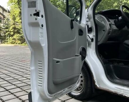 Белый Рено Трафик, объемом двигателя 1.87 л и пробегом 320 тыс. км за 5000 $, фото 11 на Automoto.ua