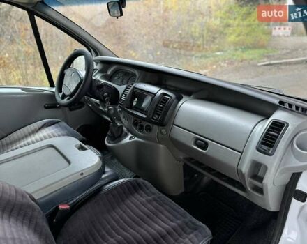 Белый Рено Трафик, объемом двигателя 1.87 л и пробегом 380 тыс. км за 7599 $, фото 7 на Automoto.ua