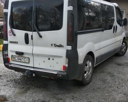 Белый Рено Трафик, объемом двигателя 1.9 л и пробегом 330 тыс. км за 7500 $, фото 2 на Automoto.ua