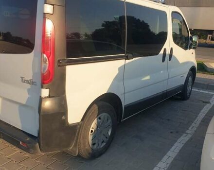 Белый Рено Трафик, объемом двигателя 2 л и пробегом 325 тыс. км за 7500 $, фото 4 на Automoto.ua