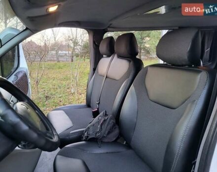 Белый Рено Трафик, объемом двигателя 2 л и пробегом 261 тыс. км за 8999 $, фото 58 на Automoto.ua