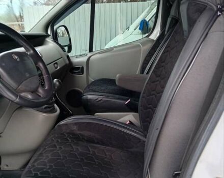 Білий Рено Трафік, об'ємом двигуна 2 л та пробігом 345 тис. км за 9000 $, фото 3 на Automoto.ua