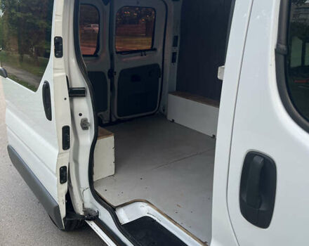 Білий Рено Трафік, об'ємом двигуна 2.46 л та пробігом 347 тис. км за 9000 $, фото 5 на Automoto.ua
