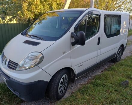 Белый Рено Трафик, объемом двигателя 2 л и пробегом 300 тыс. км за 8000 $, фото 1 на Automoto.ua