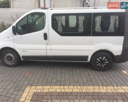 Белый Рено Трафик, объемом двигателя 2 л и пробегом 323 тыс. км за 8000 $, фото 5 на Automoto.ua