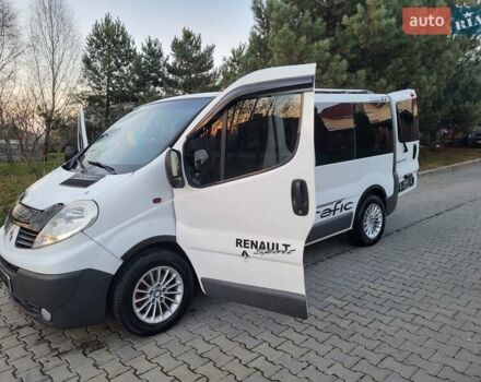 Белый Рено Трафик, объемом двигателя 2 л и пробегом 261 тыс. км за 8999 $, фото 48 на Automoto.ua