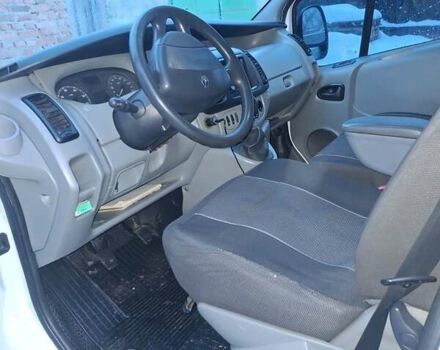 Білий Рено Трафік, об'ємом двигуна 2 л та пробігом 470 тис. км за 9700 $, фото 5 на Automoto.ua