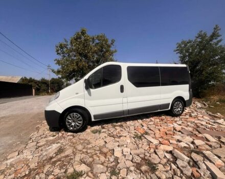 Білий Рено Трафік, об'ємом двигуна 2 л та пробігом 420 тис. км за 9000 $, фото 1 на Automoto.ua