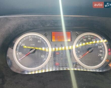Рено Трафик 2007 в Львове на Automoto.ua Белый Рено Трафик, объемом двигателя 2 л и пробегом 184 тыс. км за 13000 $, фото 4 на Automoto.ua