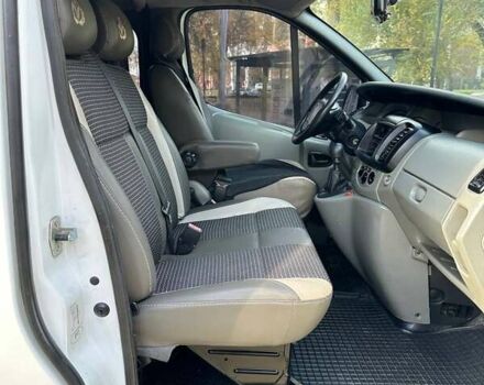 Белый Рено Трафик, объемом двигателя 2 л и пробегом 250 тыс. км за 8700 $, фото 35 на Automoto.ua