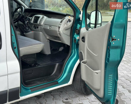 Рено Трафик 2007 в Черновцах на Automoto.ua Белый Рено Трафик, объемом двигателя 2 л и пробегом 400 тыс. км за 8000 $, фото 17 на Automoto.ua