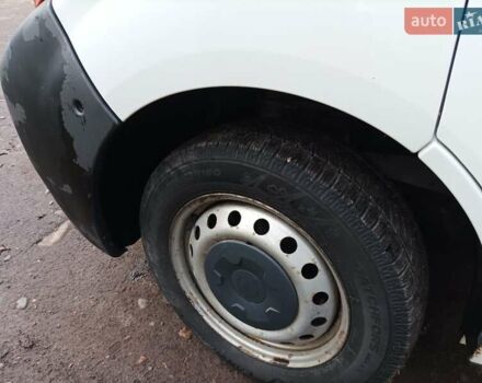 Белый Рено Трафик, объемом двигателя 1.9 л и пробегом 268 тыс. км за 6000 $, фото 4 на Automoto.ua