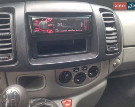 Белый Рено Трафик, объемом двигателя 2 л и пробегом 311 тыс. км за 7600 $, фото 2 на Automoto.ua