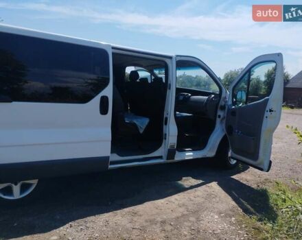Белый Рено Трафик, объемом двигателя 2 л и пробегом 100 тыс. км за 8900 $, фото 3 на Automoto.ua