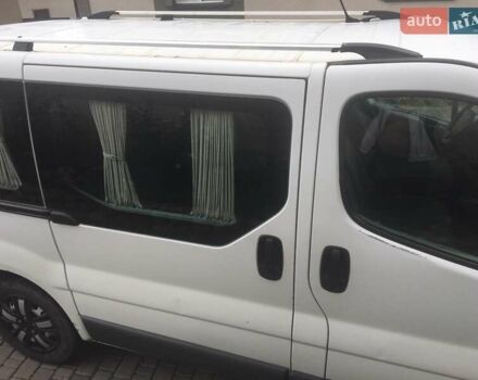 Белый Рено Трафик, объемом двигателя 2 л и пробегом 323 тыс. км за 8000 $, фото 3 на Automoto.ua
