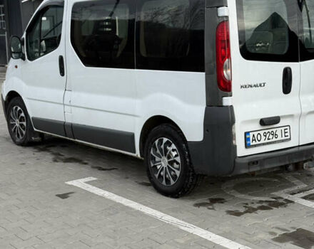 Білий Рено Трафік, об'ємом двигуна 2 л та пробігом 350 тис. км за 7800 $, фото 1 на Automoto.ua