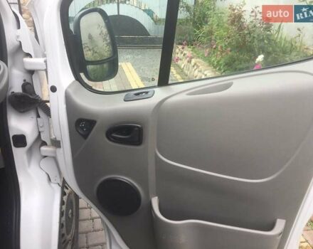 Белый Рено Трафик, объемом двигателя 2 л и пробегом 323 тыс. км за 8000 $, фото 10 на Automoto.ua