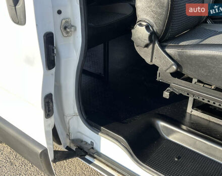 Белый Рено Трафик, объемом двигателя 2 л и пробегом 470 тыс. км за 8650 $, фото 31 на Automoto.ua