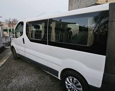 Белый Рено Трафик, объемом двигателя 2 л и пробегом 230 тыс. км за 8800 $, фото 1 на Automoto.ua