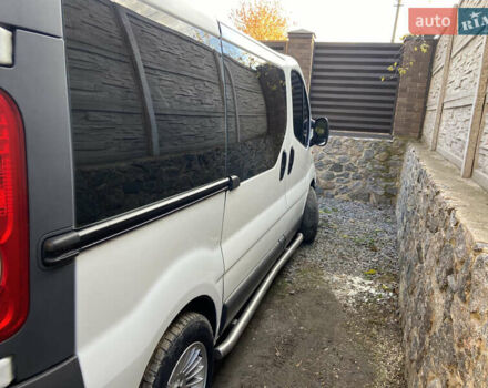 Білий Рено Трафік, об'ємом двигуна 2 л та пробігом 326 тис. км за 6850 $, фото 4 на Automoto.ua