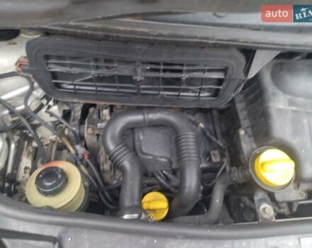 Белый Рено Трафик, объемом двигателя 2 л и пробегом 311 тыс. км за 7600 $, фото 4 на Automoto.ua