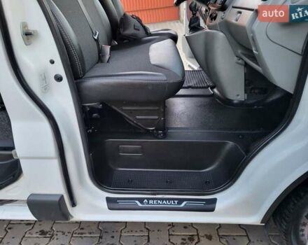 Белый Рено Трафик, объемом двигателя 2 л и пробегом 261 тыс. км за 8999 $, фото 74 на Automoto.ua