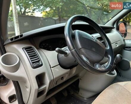 Білий Рено Трафік, об'ємом двигуна 2 л та пробігом 318 тис. км за 7400 $, фото 4 на Automoto.ua