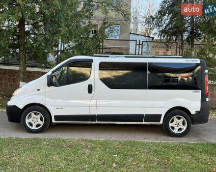 Белый Рено Трафик, объемом двигателя 2 л и пробегом 470 тыс. км за 8650 $, фото 1 на Automoto.ua