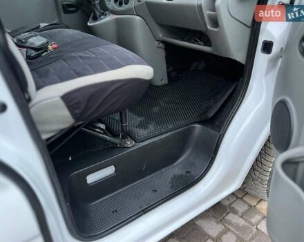 Белый Рено Трафик, объемом двигателя 2 л и пробегом 320 тыс. км за 8400 $, фото 14 на Automoto.ua