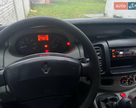 Белый Рено Трафик, объемом двигателя 2 л и пробегом 235 тыс. км за 9000 $, фото 9 на Automoto.ua