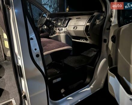 Белый Рено Трафик, объемом двигателя 2 л и пробегом 320 тыс. км за 8400 $, фото 17 на Automoto.ua