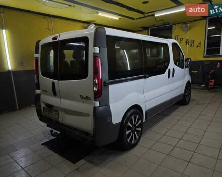 Белый Рено Трафик, объемом двигателя 2 л и пробегом 360 тыс. км за 9200 $, фото 3 на Automoto.ua