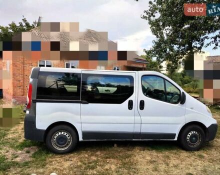 Белый Рено Трафик, объемом двигателя 2 л и пробегом 429 тыс. км за 8500 $, фото 1 на Automoto.ua