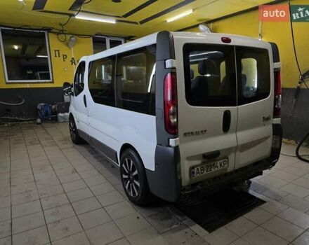 Белый Рено Трафик, объемом двигателя 2 л и пробегом 360 тыс. км за 9200 $, фото 2 на Automoto.ua
