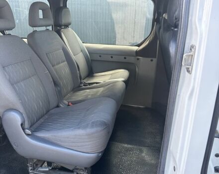 Белый Рено Трафик, объемом двигателя 2.5 л и пробегом 307 тыс. км за 7400 $, фото 5 на Automoto.ua