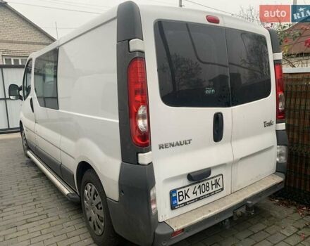 Белый Рено Трафик, объемом двигателя 2.46 л и пробегом 289 тыс. км за 9000 $, фото 1 на Automoto.ua
