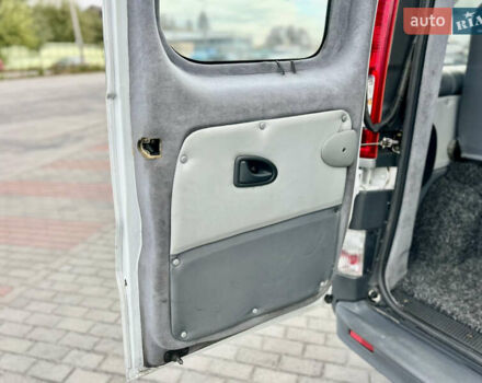 Белый Рено Трафик, объемом двигателя 2 л и пробегом 243 тыс. км за 9800 $, фото 49 на Automoto.ua