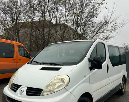 Белый Рено Трафик, объемом двигателя 2 л и пробегом 235 тыс. км за 9000 $, фото 3 на Automoto.ua